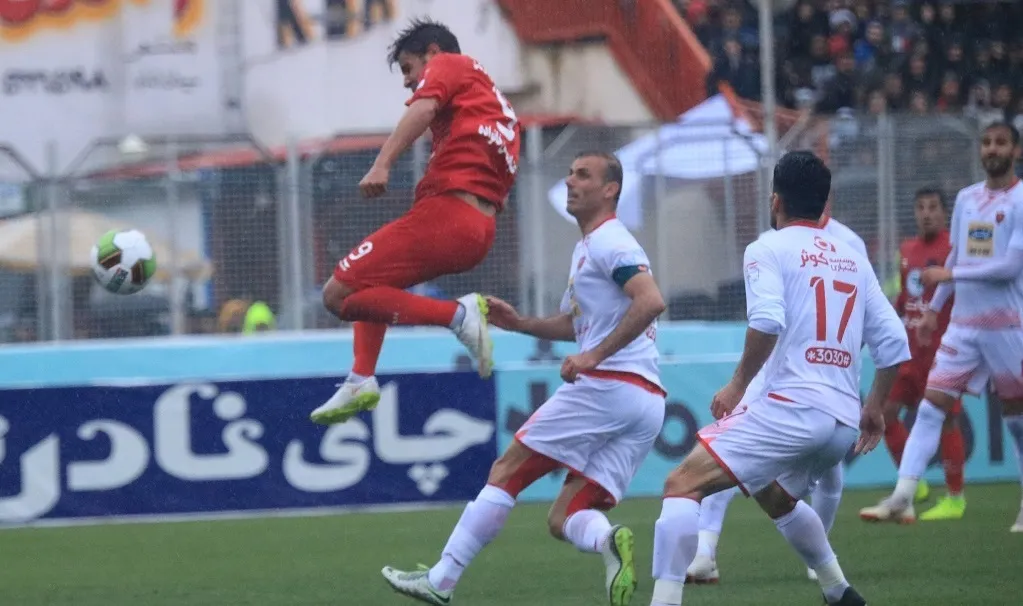 پرسپولیس و نساجی زیر باران امتیازات را تقسیم کردند
