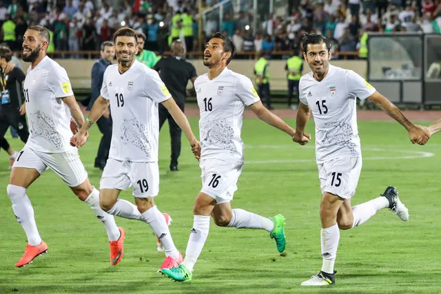 تیم ملی با پیراهن جام جهانی مقابل ازبکستان