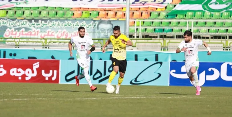 سپاهان صدر را تقدیم استقلال کرد
