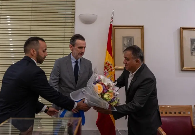 دیدار مدیران استقلال با سفیر اسپانیا