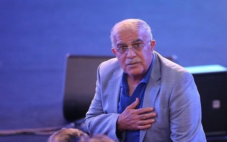 پیشکسوت فوتبال در مراسم فدراسیون دچار حمله قلبی شد