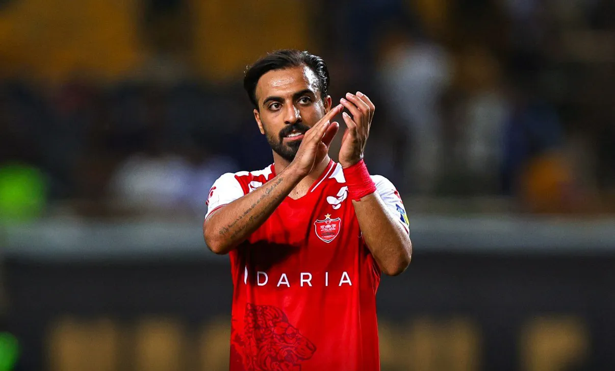 حل معمای دفاع راست پرسپولیس