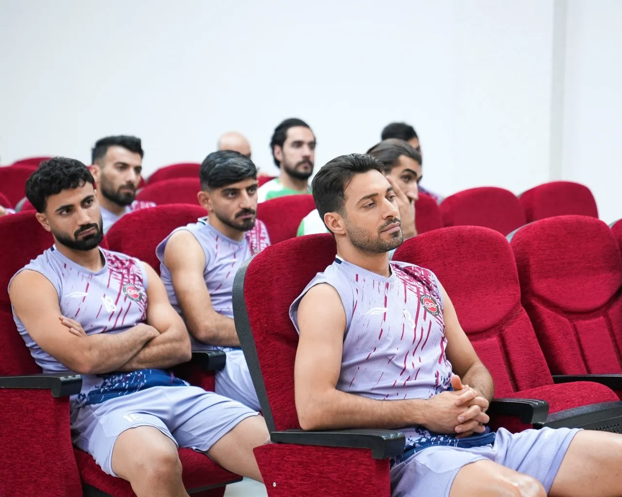 آب در "چشمه" نریزید!