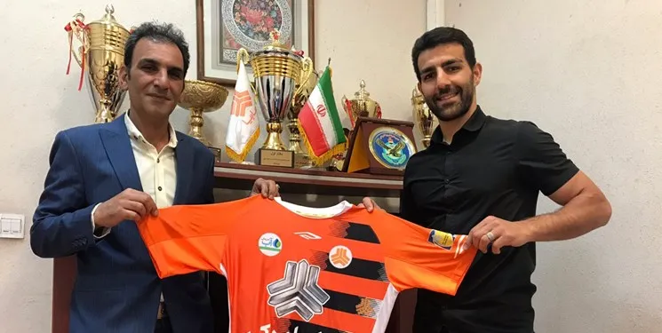 کاپیتان سایپا قراردادش را تمدید کرد/ نارنجی‌پوشان دو بازیکن جدید گرفتند