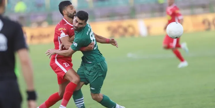پرسپولیس از قهرمانی پا پس کشید