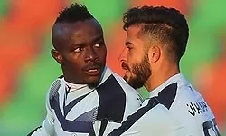 منشا با پرسپولیس قرارداد داخلی امضا کرد؟