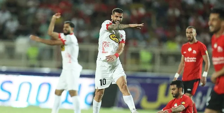 مجوز بازی هافبک پرسپولیس یک ماه تمدید شد