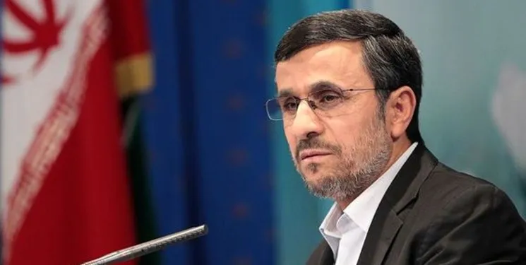 حضور احمدی‌نژاد در ورزشگاه آزادی