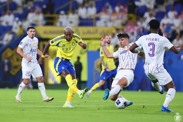 پیروزی قاطع النصر برابر قهرمان آسیا