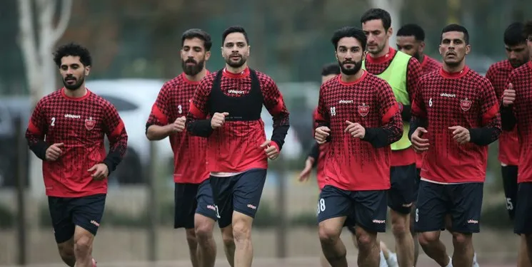 مخالفت با اردوی پرسپولیس در دوبی