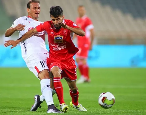 اختلاف پرسپولیس با صدر به یک امتیاز رسید