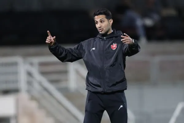مربی پرسپولیس: اخراج اوسمار در بازی با گل‌گهر سخت‌گیرانه بود