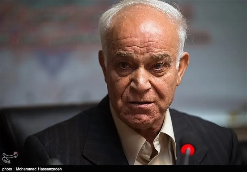 کاشانی: مشکلات اخلاقی و فرهنگی برخی از نیمکت‌نشینان تیم ملی را برطرف کنید
