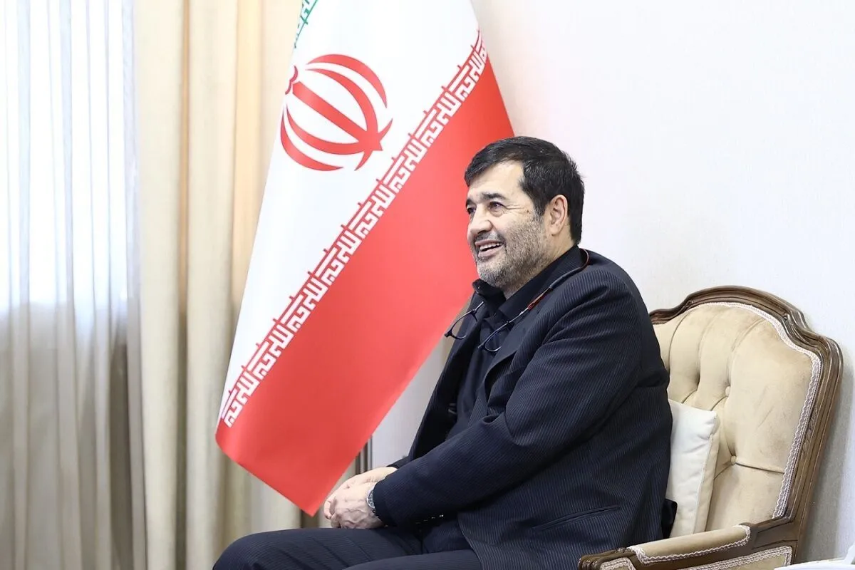 وزیر ورزش: پرچم دیگری در ورزشگاه‌ها باشد، می‌توانیم بازی را ادامه ندهیم