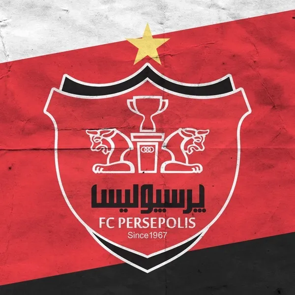 حضور هواداران معترض پرسپولیس مقابل ساختمان باشگاه