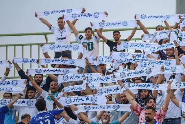 ملوان - استقلال بدون حضور هواداران
