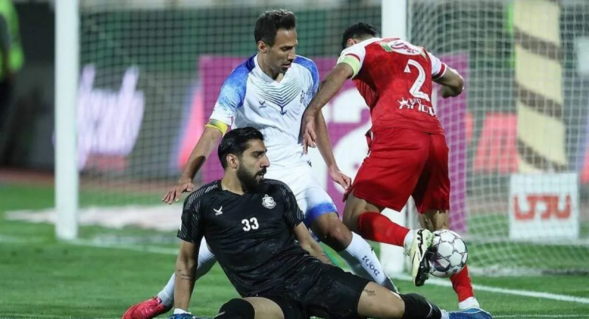 بازی ملوان - پرسپولیس به تعویق افتاد