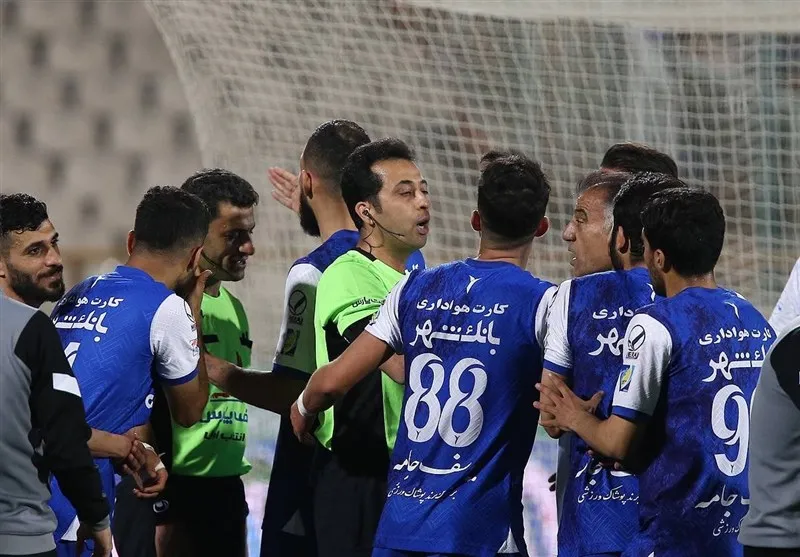 واکنش تند باشگاه گل‌گهر به اتفاقات دیدار با استقلال؛ «به خودتان شک کنید»
