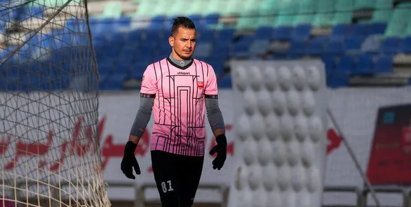 حامد لک اجازه تمرین با پرسپولیس را ندارد