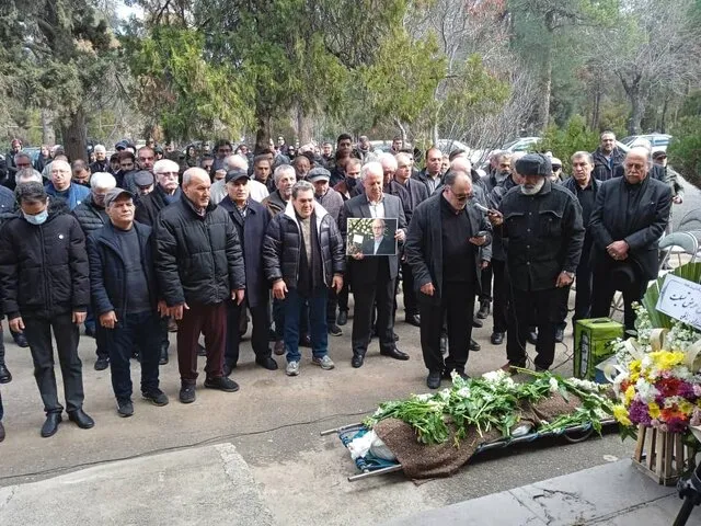 پیکر مرحوم خادم حقیقت به خاک سپرده شد