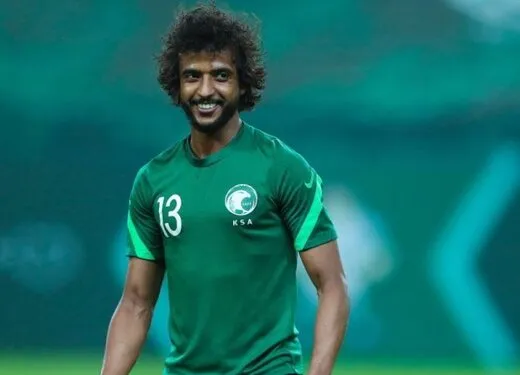 بازیکن عربستانی با یک جلد قرآن در اردو حاضر شد
