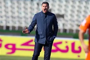 علی دایی ماندگار شد