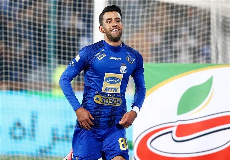 بازیکن استقلال در اردوی فولاد حاضر شد