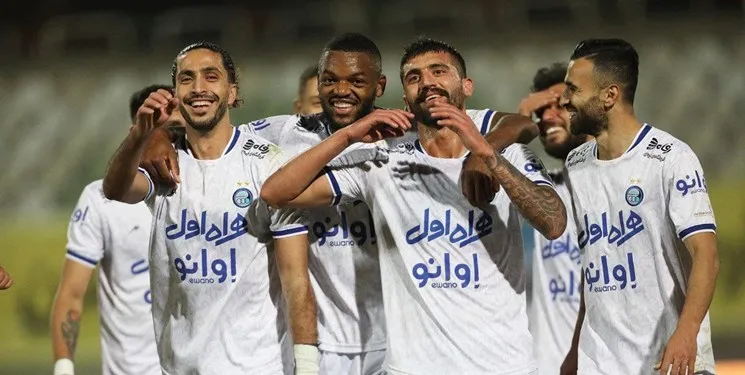 فریبا: سرعت مهاجمان استقلال دفاع سپاهان را آزار می‌دهد
