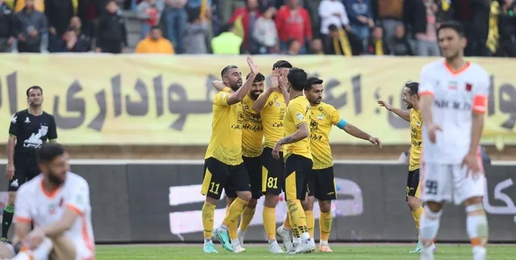 سپاهان، مس را به 4 میخ کشید/ بالاخره نساجی با رحمتی برد