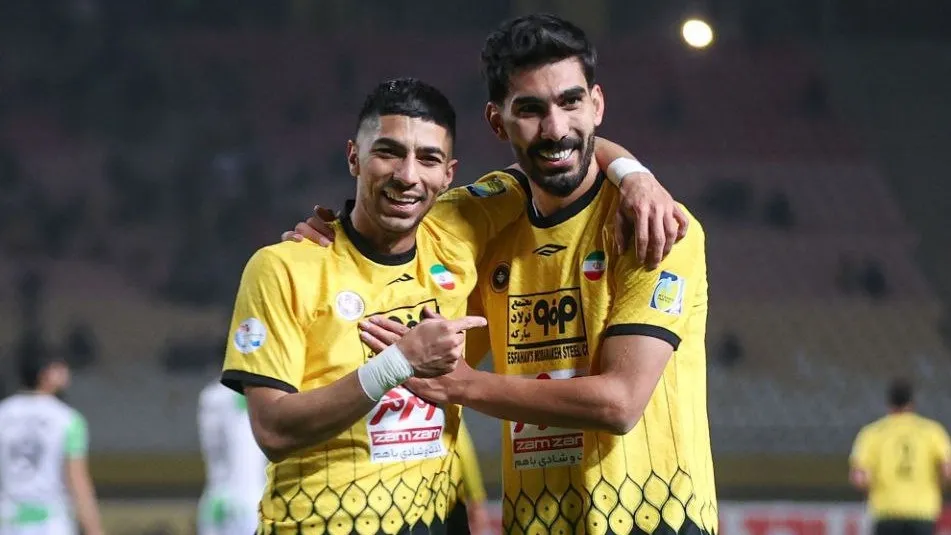 سپاهان با شکست خیبر صدرنشین شد