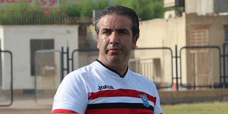 رهبری‌فرد: زنوزی با حرفهایش خودش را زیر سوال می‌برد