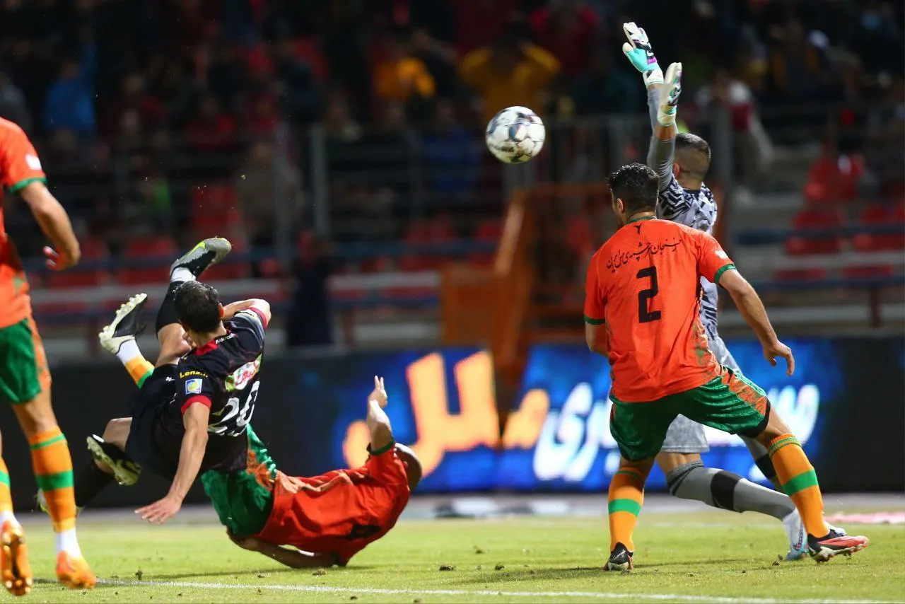 پرسپولیس، مس را از بحران خارج کرد