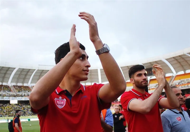 نادری یک فصل دیگر در پرسپولیس ماندنی شد