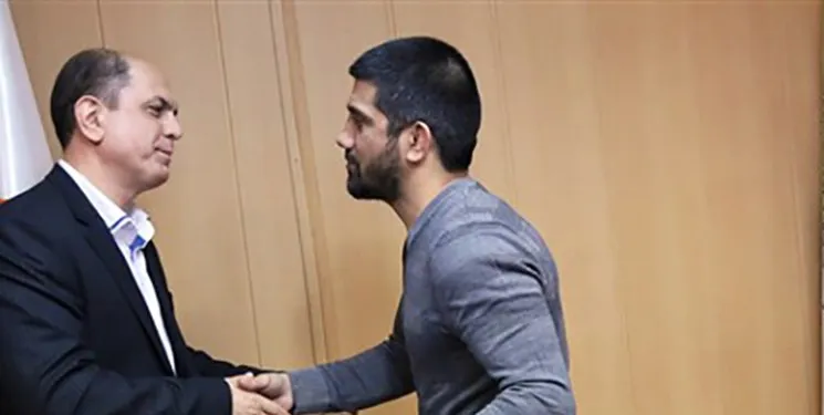معاون مالی فدراسیون کشتی استعفا کرد!