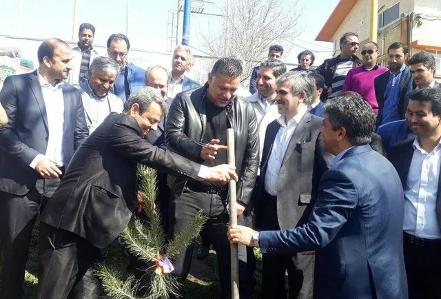 دایی: مرد آن است که از جیب خودش خرج کند/ هزار سال دیگر هم زیدان به ایران نمی آید