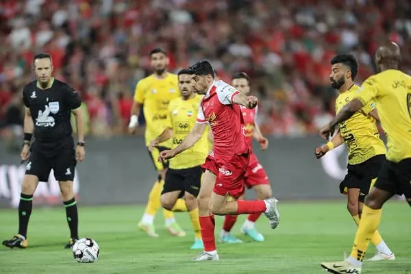 پرسپولیس با توقف مقابل سپاهان هدیه استقلال را پس فرستاد