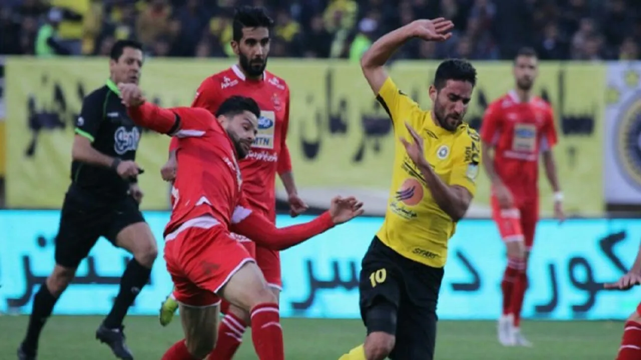 کارشناس داوری: قبل از پنالتی پرسپولیس، منشا مرتکب خطا شد/ گل دوم سپاهان آفساید بود