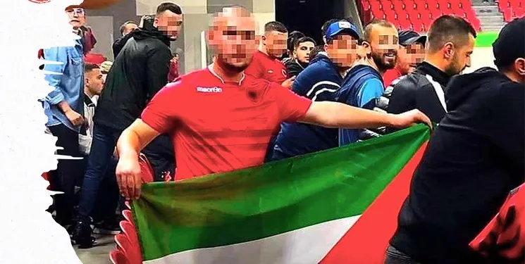 هو کردن سرود رژیم صهیونیستی و اهتزاز پرچم فلسطین در میدان فوتبال