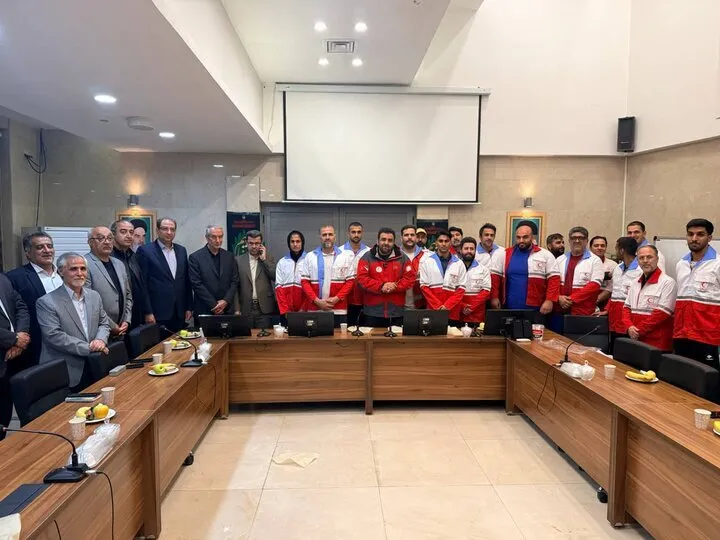 ملی‌پوشان دوومیدانی در لباس هلال احمر