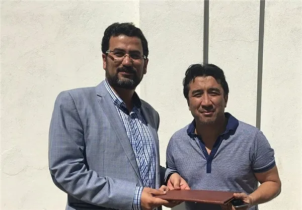 خداداد عزیزی در پستی که ندیده اید+عکس