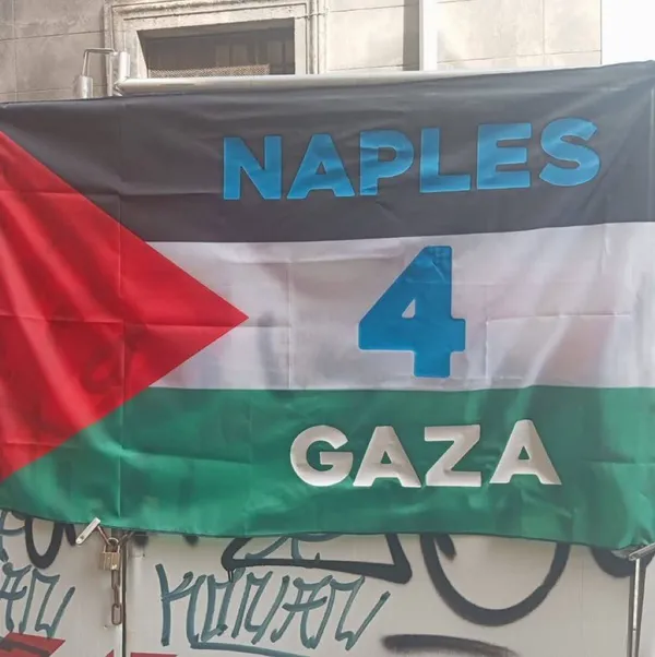سنگ تمام ناپلی‌ها برای فلسطین