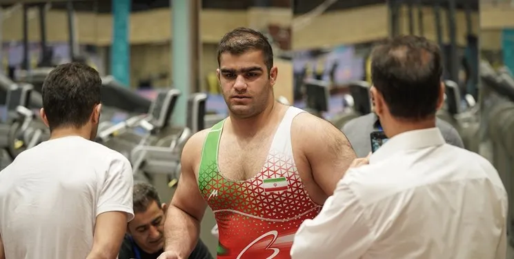 مسابقات جهانی کشتی فرنگی/ محسن‌نژاد حذف شد، میرزازاده به نیمه‌نهایی رفت