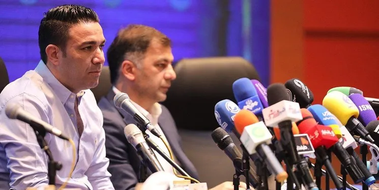 سرپرست پیشین استقلال: قرارداد نکونام در باشگاه موجود است