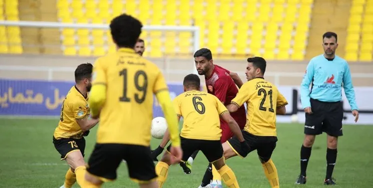 سپاهان موقتا جایگزین پرسپولیس شد