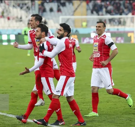 پرسپولیس با یک گل و سه امتیاز مسافر دربی شد/ تیم برانکو یک قدم تا قهرمانی