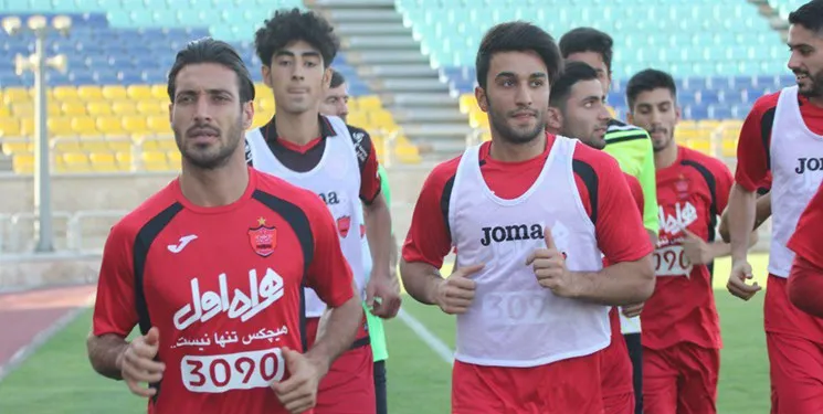 مهاجم پرسپولیس هنوز فسخ نکرده است