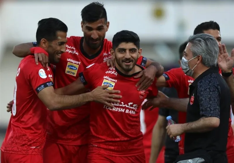 پرسپولیس با شکست نساجی صدرنشین شد