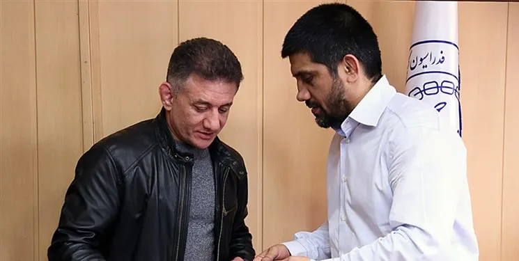 اتفاقات عجیب در جلسه فدراسیون کشتی؛ سرمربی تیم ملی قهر کرد