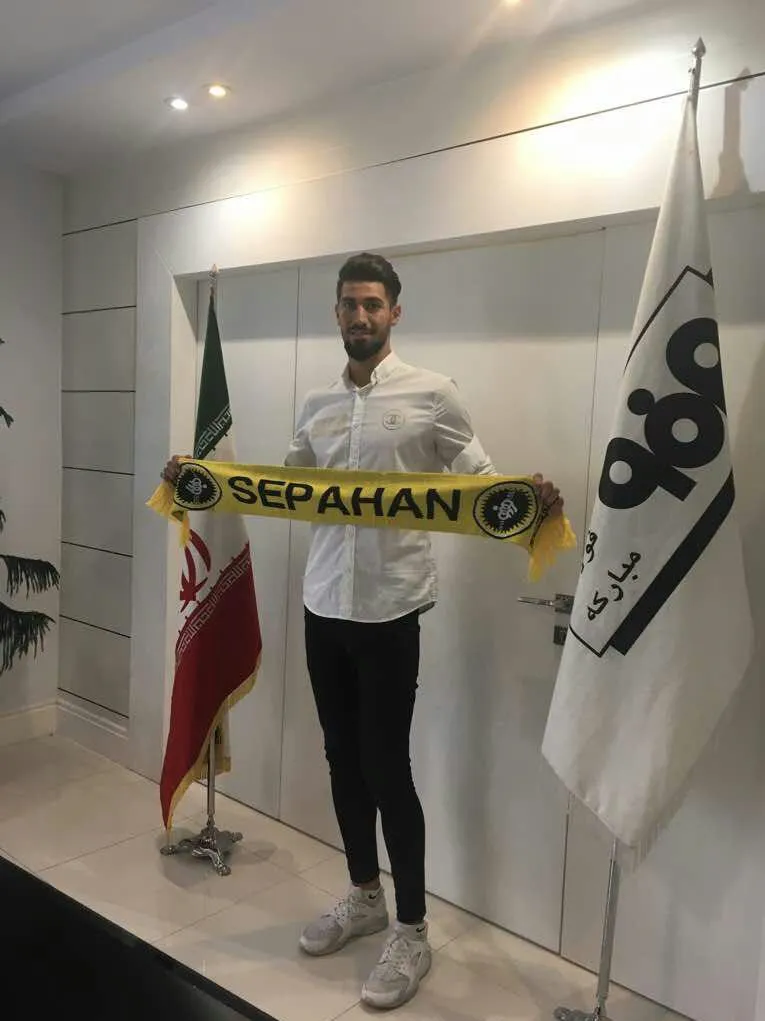 رسمی/عادلی شاگرد قلعه‌نویی شد