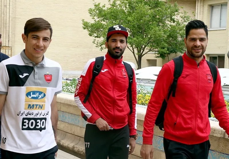 طاقچه بالا گذاشتن با توهم پیشنهادهای خارجی؛ مساله فوتبال ایران این است